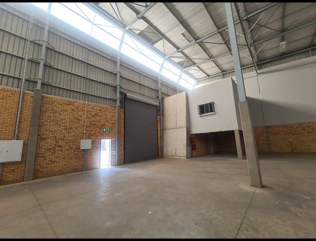 1,268M² WAREHOUSE TO LET IN LINBRO PARK